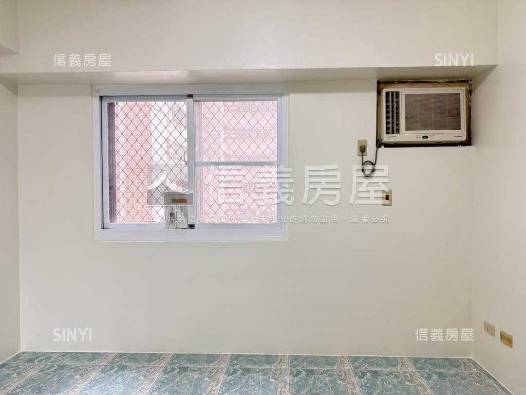 五甲商圈大喜市３房車位房屋室內格局與周邊環境