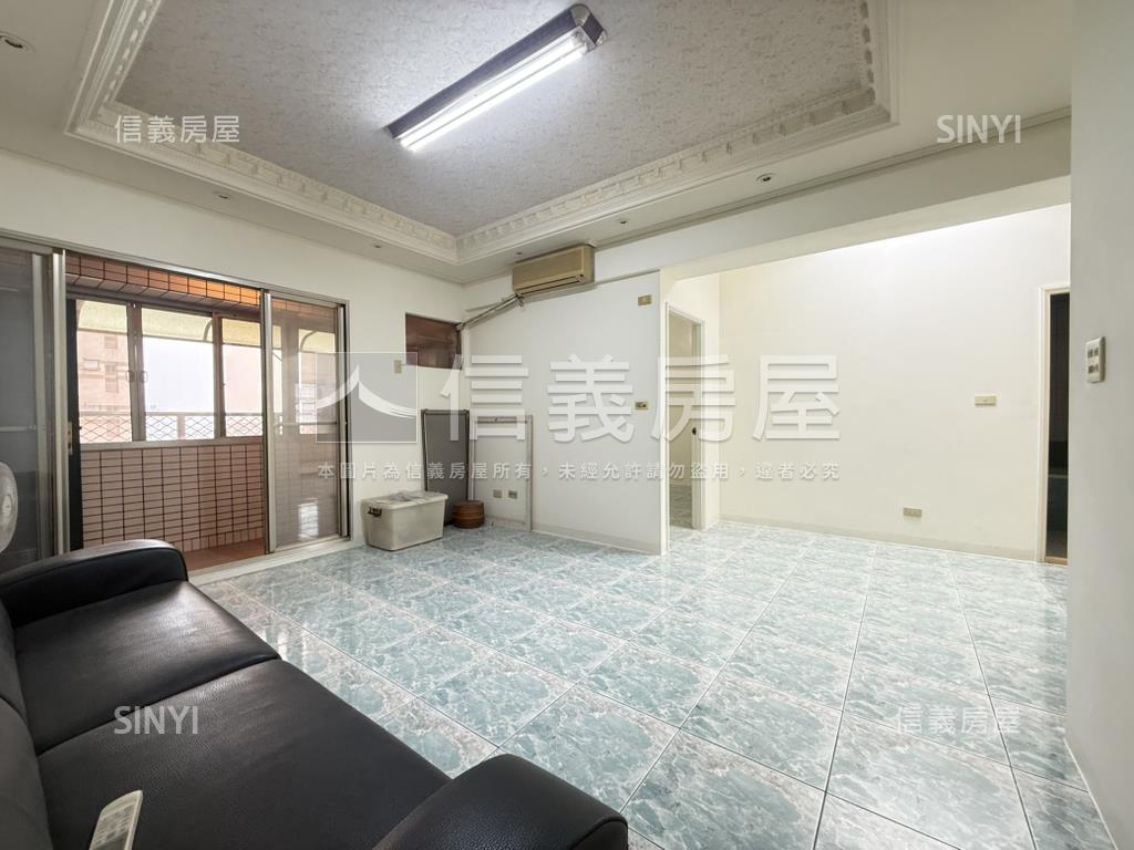 五甲商圈大喜市３房車位房屋室內格局與周邊環境