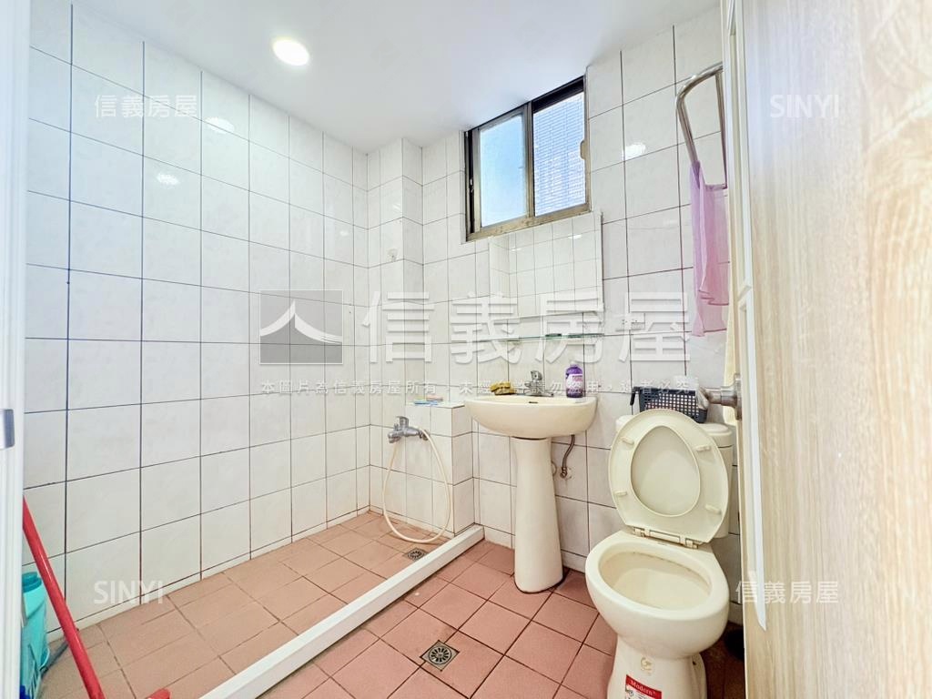 三民捷運邊間美寓房屋室內格局與周邊環境