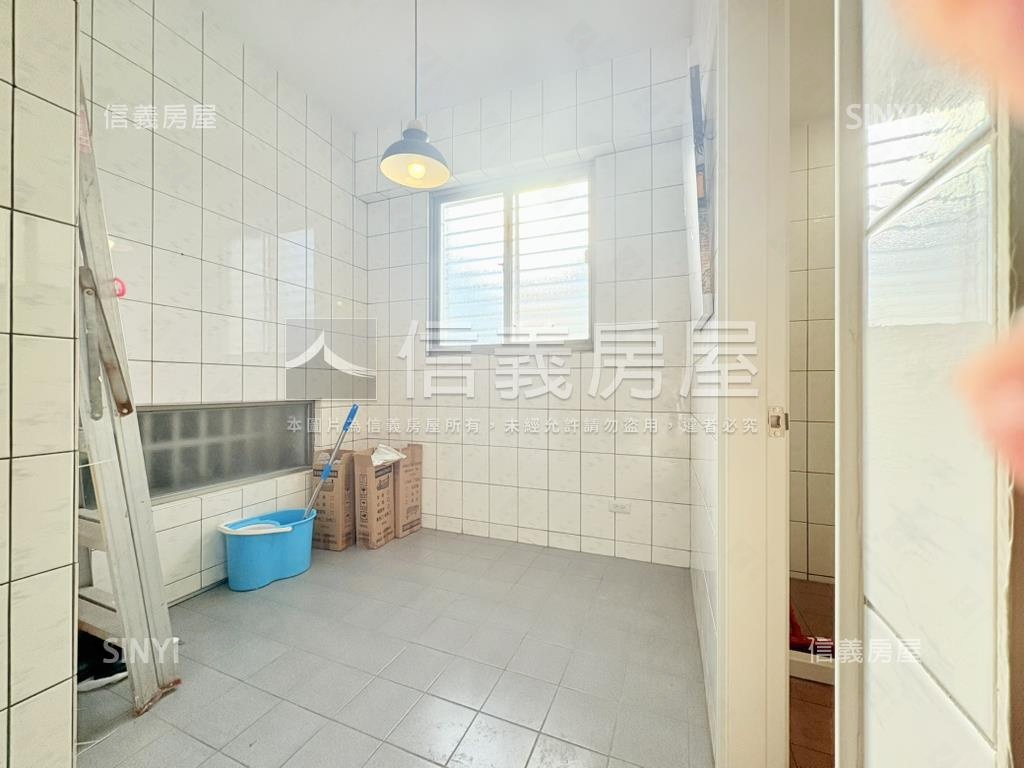 三民捷運邊間美寓房屋室內格局與周邊環境