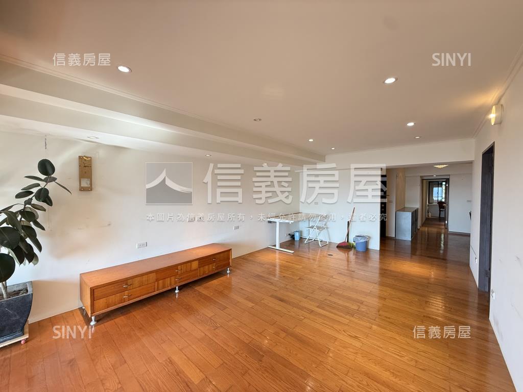 『楓丹白露』三房稀有釋出房屋室內格局與周邊環境