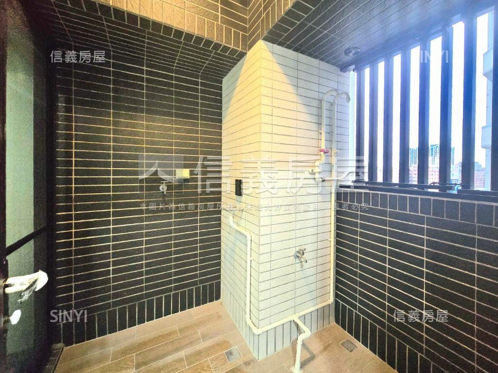 巨蛋商圈輕屋齡簡約兩房房屋室內格局與周邊環境