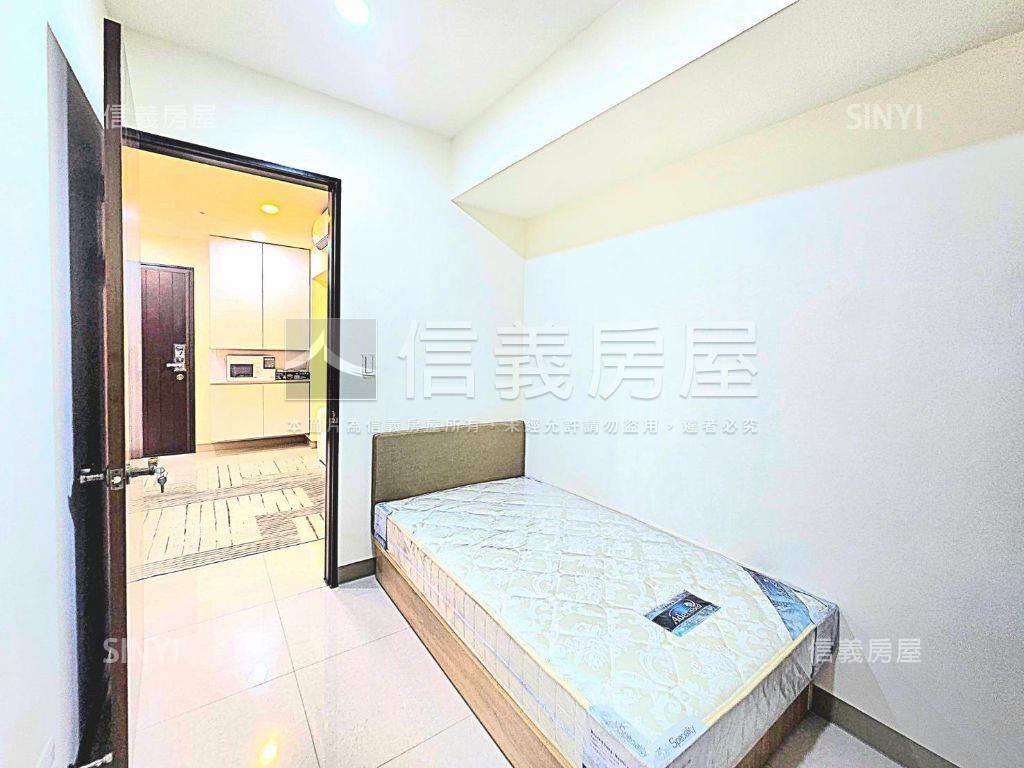 巨蛋商圈輕屋齡簡約兩房房屋室內格局與周邊環境
