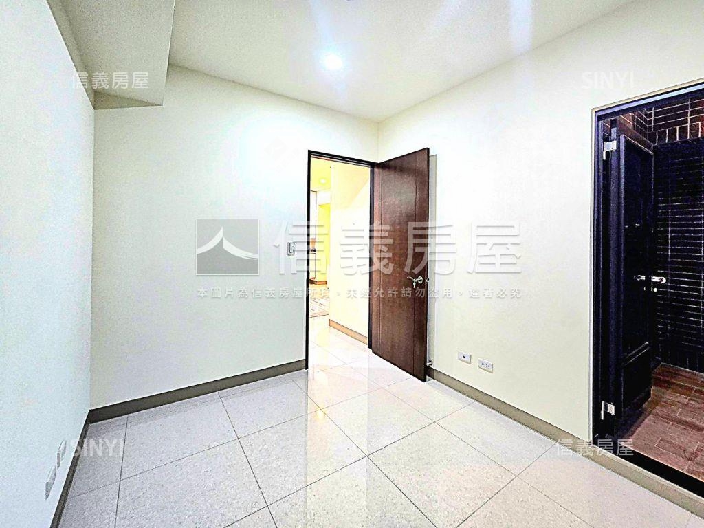巨蛋商圈輕屋齡簡約兩房房屋室內格局與周邊環境