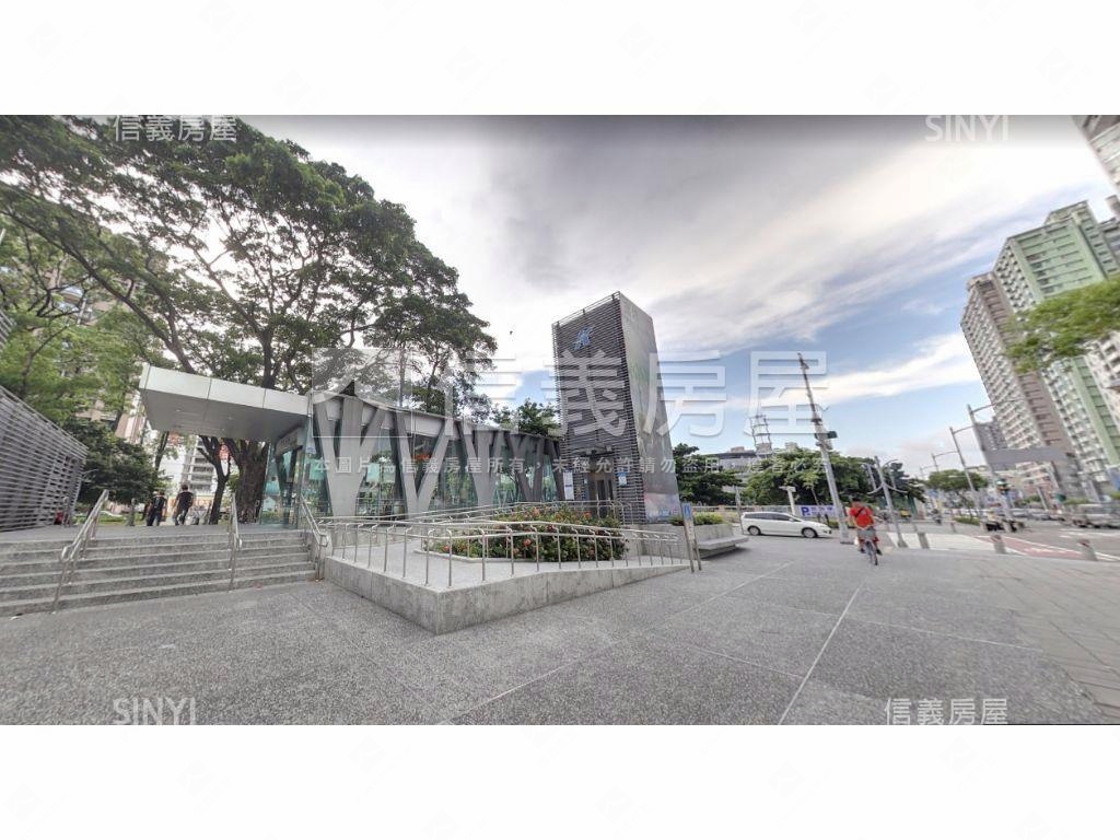 巨蛋商圈輕屋齡簡約兩房房屋室內格局與周邊環境