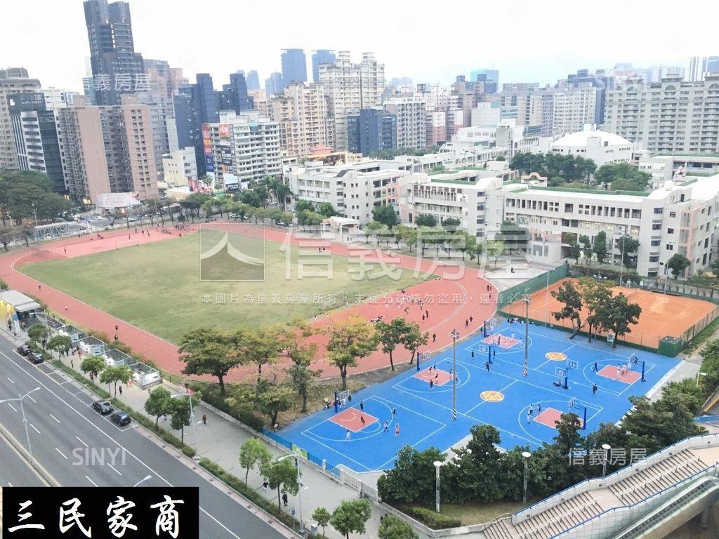 巨蛋商圈輕屋齡簡約兩房房屋室內格局與周邊環境
