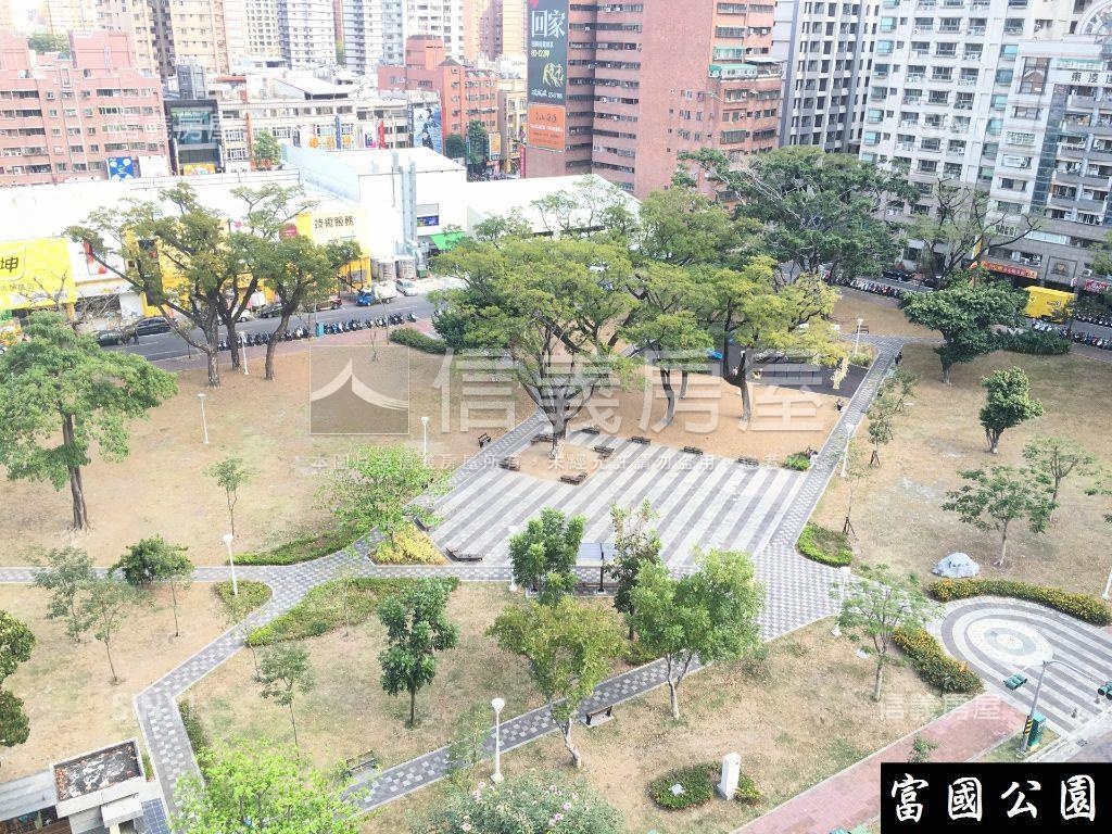 巨蛋商圈輕屋齡簡約兩房房屋室內格局與周邊環境