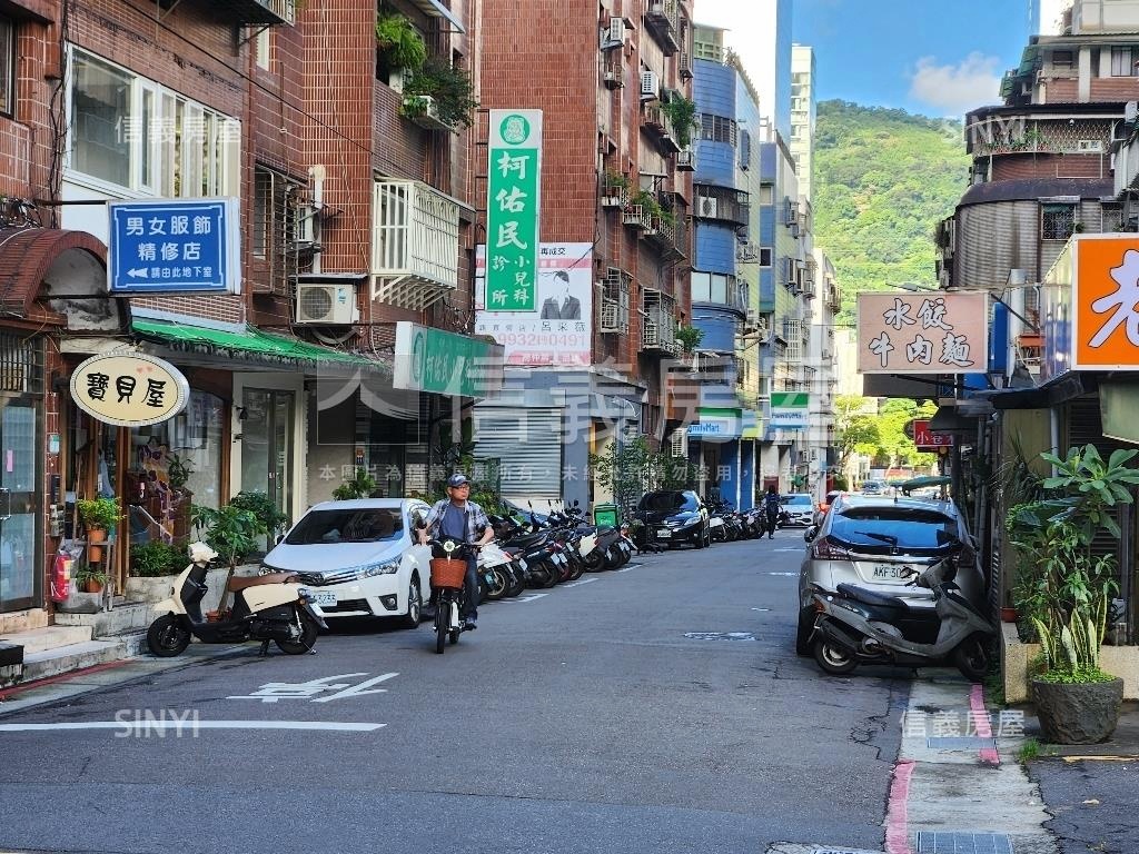 天母新光三越商圈精選店面房屋室內格局與周邊環境