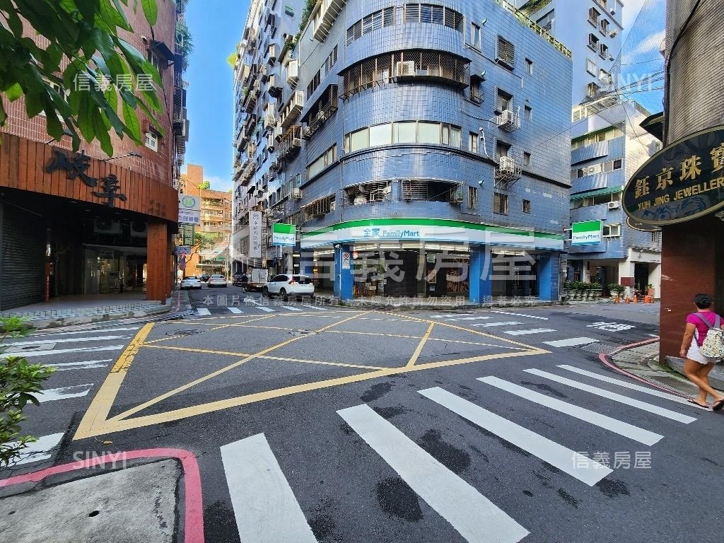 天母新光三越商圈精選店面房屋室內格局與周邊環境