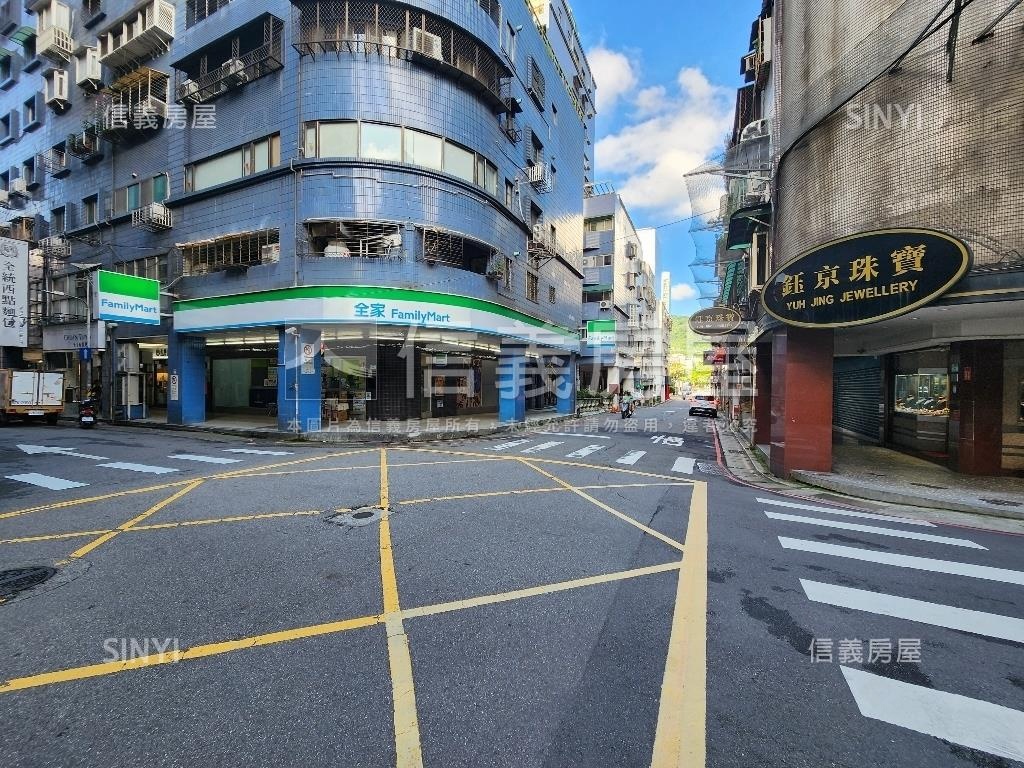 天母新光三越商圈精選店面房屋室內格局與周邊環境