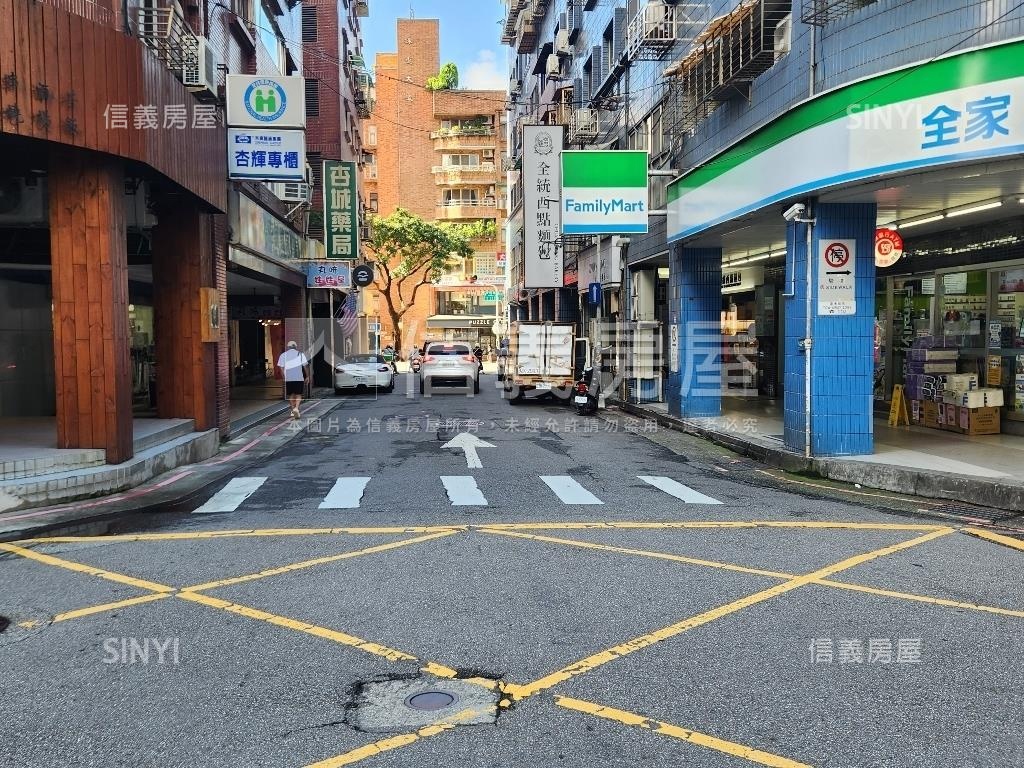 天母新光三越商圈精選店面房屋室內格局與周邊環境
