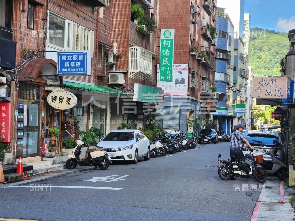 天母新光三越商圈精選店面房屋室內格局與周邊環境