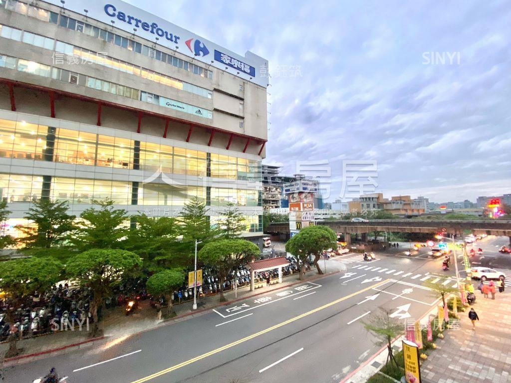 專任合環ＬＭ高樓景觀宅房屋室內格局與周邊環境