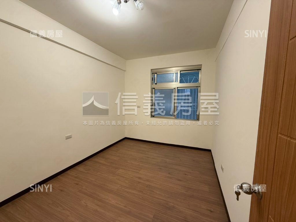 重劃區旁三樓整理公寓房屋室內格局與周邊環境