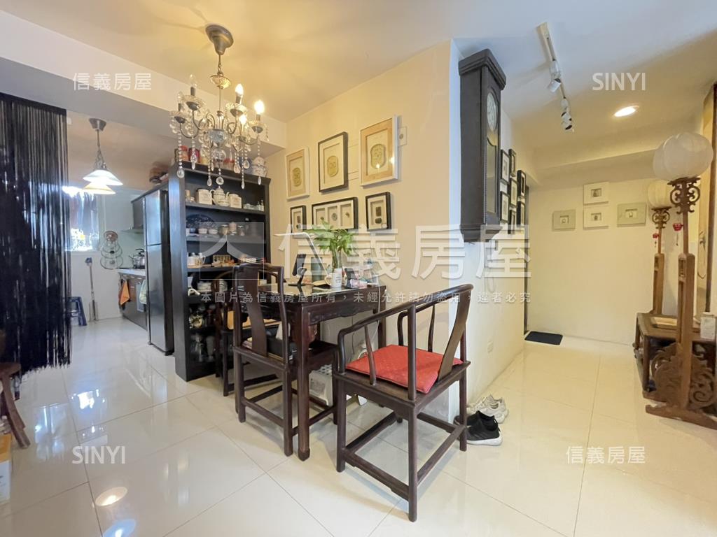 忠孝延吉面寬二樓店辦住房屋室內格局與周邊環境