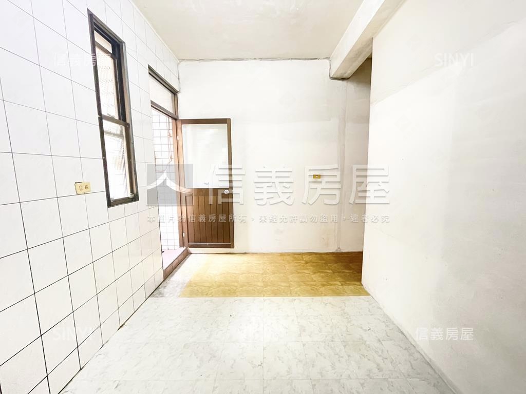 專任◆小資成家臨路透天房屋室內格局與周邊環境
