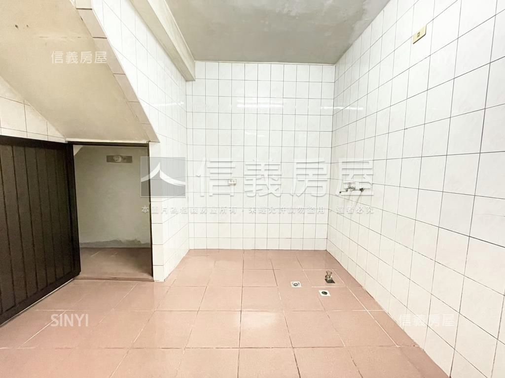 專任◆小資成家臨路透天房屋室內格局與周邊環境
