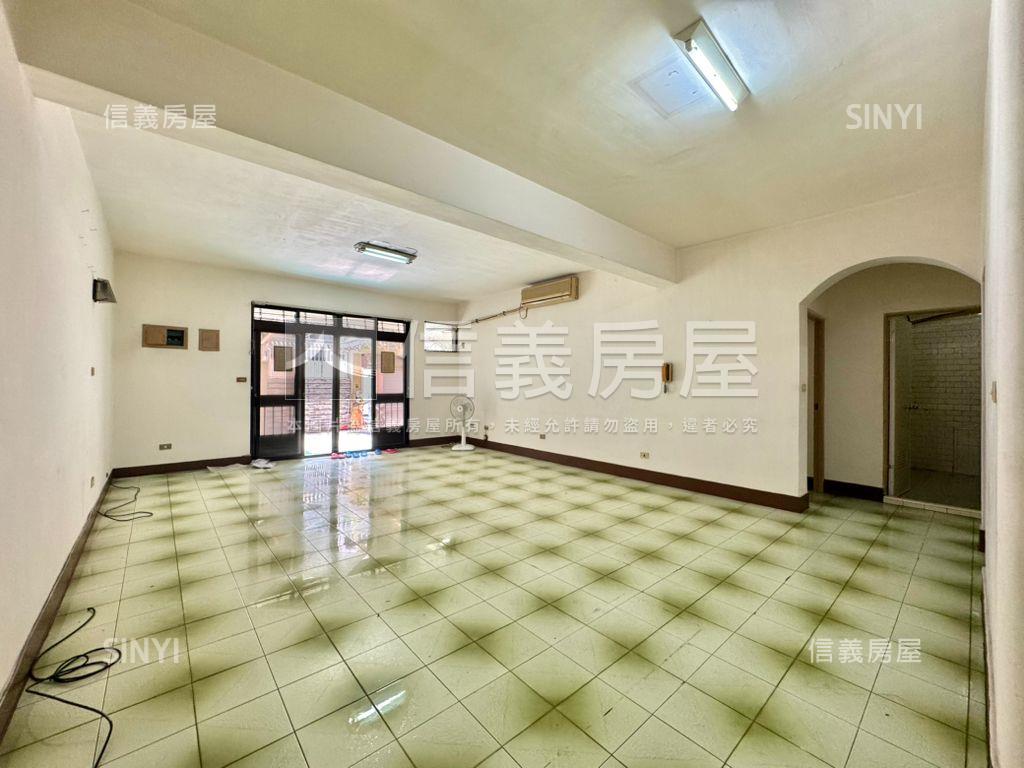 市長官邸旁大面寬一樓房屋室內格局與周邊環境