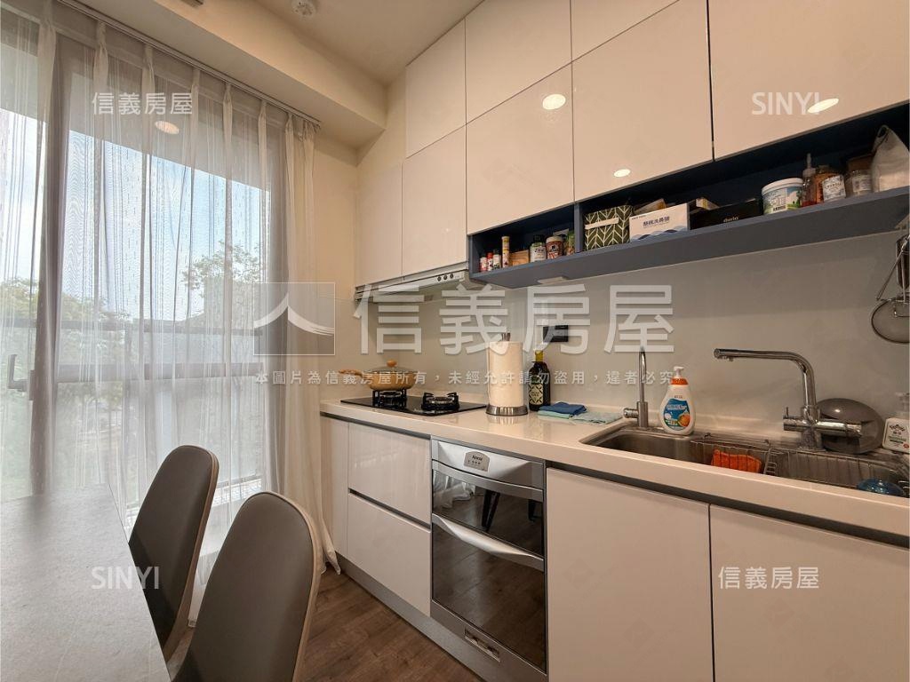 夯四月泊樂稀有平車露臺戶房屋室內格局與周邊環境