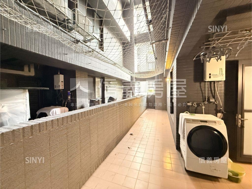 夯四月泊樂稀有平車露臺戶房屋室內格局與周邊環境