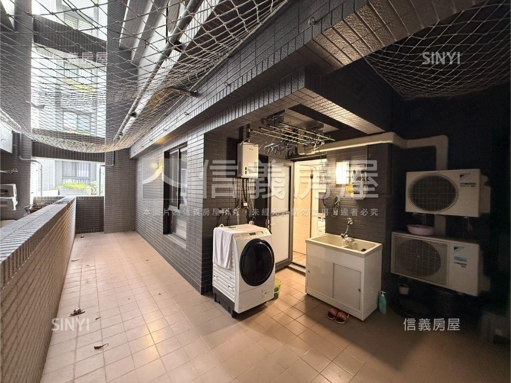 夯四月泊樂稀有平車露臺戶房屋室內格局與周邊環境