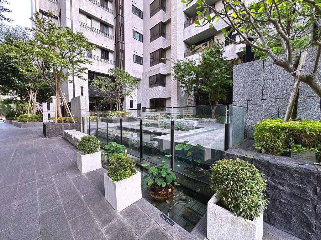 坤山靜境４房雙主臥房屋室內格局與周邊環境