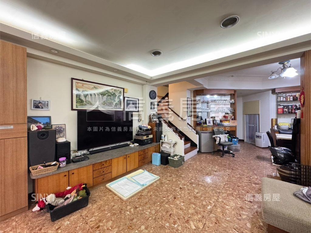 精選★伯爵夫人上疊房屋室內格局與周邊環境