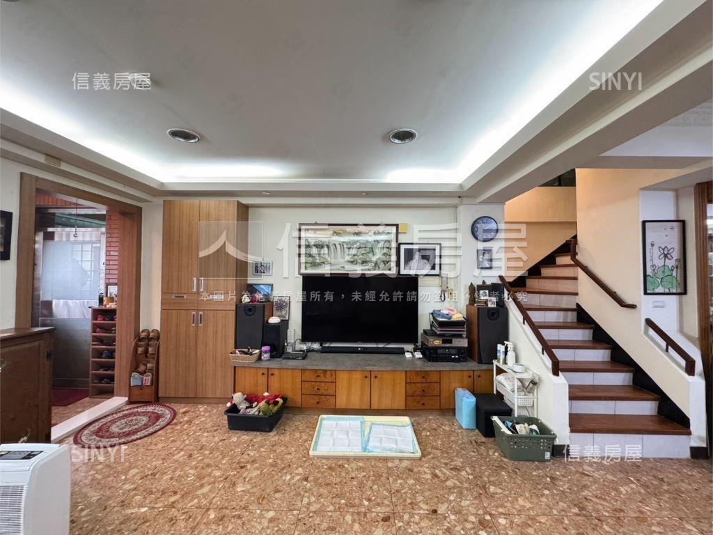 精選★伯爵夫人上疊房屋室內格局與周邊環境