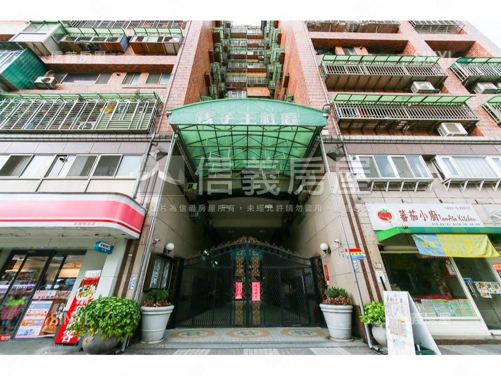 孩子王邊間方正兩房雙陽台房屋室內格局與周邊環境