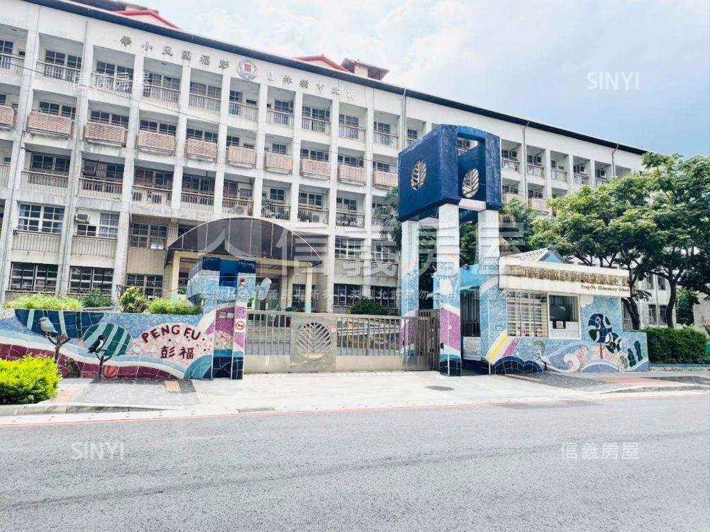 孩子王邊間方正兩房雙陽台房屋室內格局與周邊環境