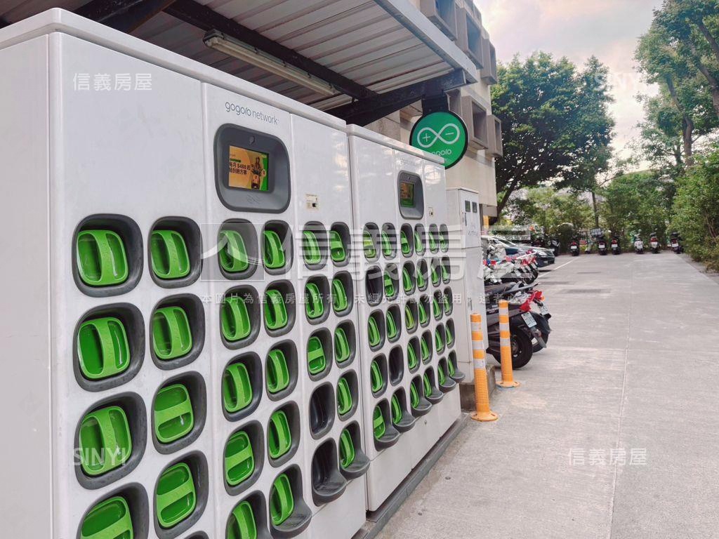 忠孝街邊間大兩房雙陽台房屋室內格局與周邊環境