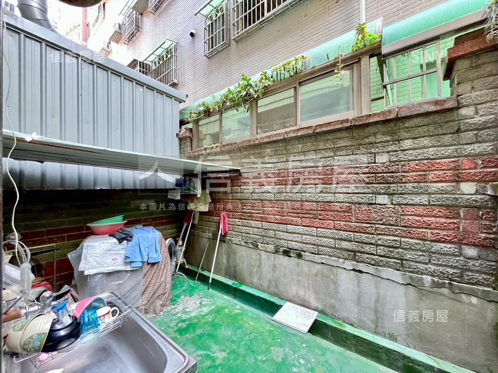 潭子運動公園旁美透天房屋室內格局與周邊環境