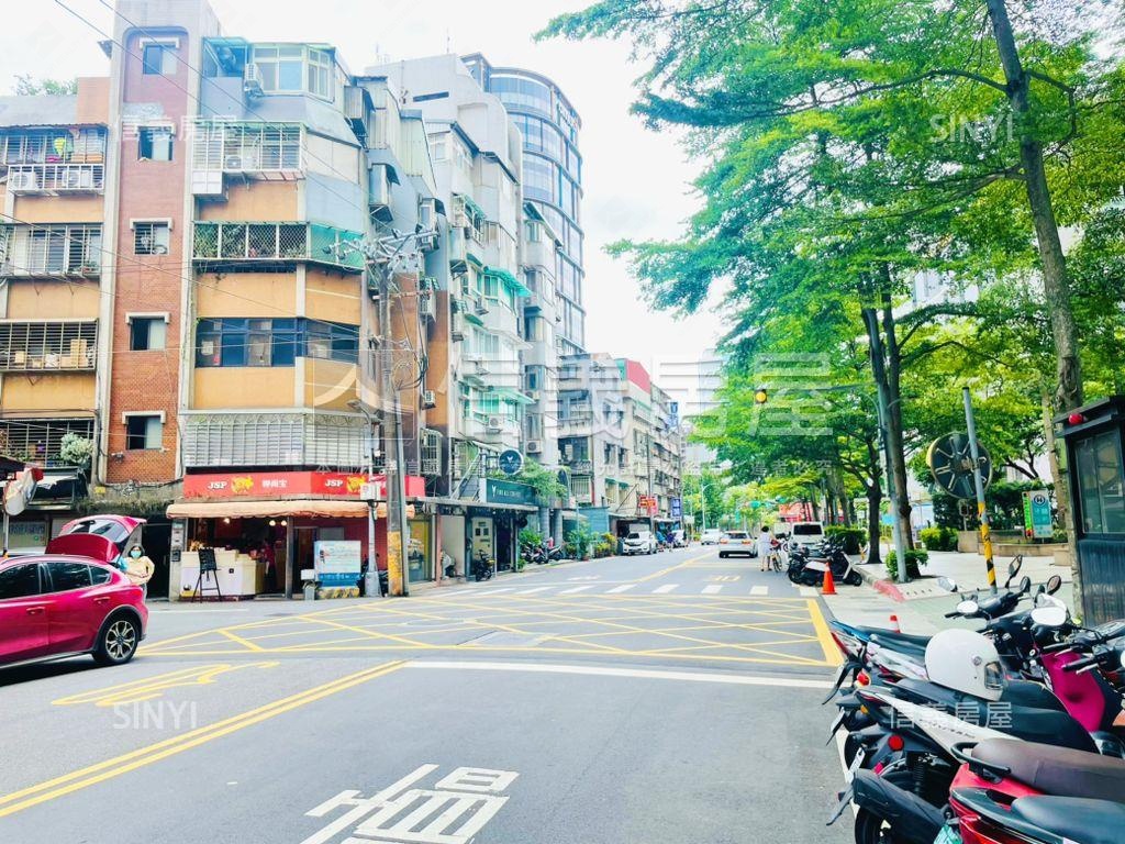 【新接】遠雄Ｂ２坡平車位房屋室內格局與周邊環境