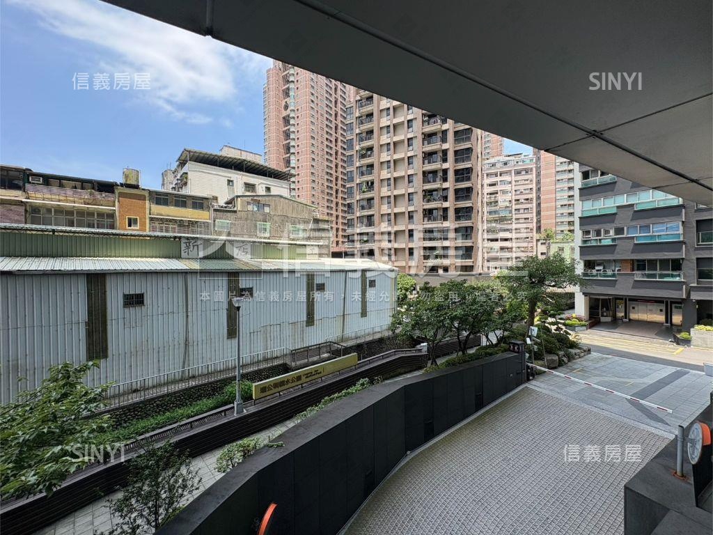 碧波白近捷運可營登房屋室內格局與周邊環境