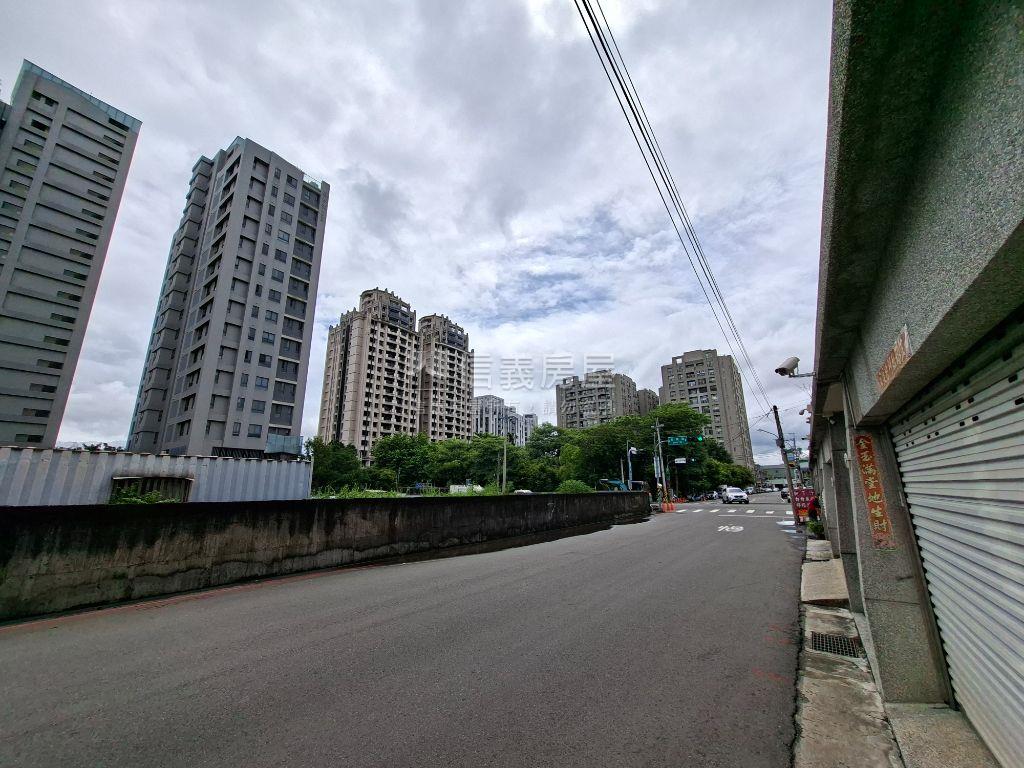 樹義學區公園旁臨路別墅房屋室內格局與周邊環境