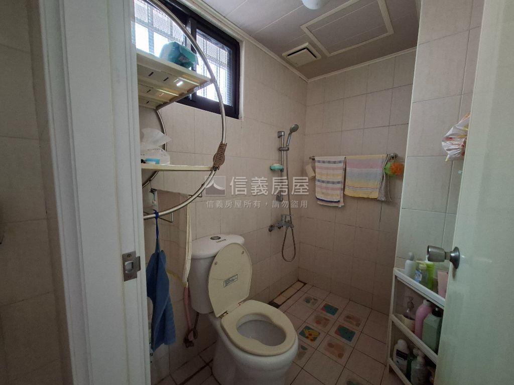 樹義學區公園旁臨路別墅房屋室內格局與周邊環境