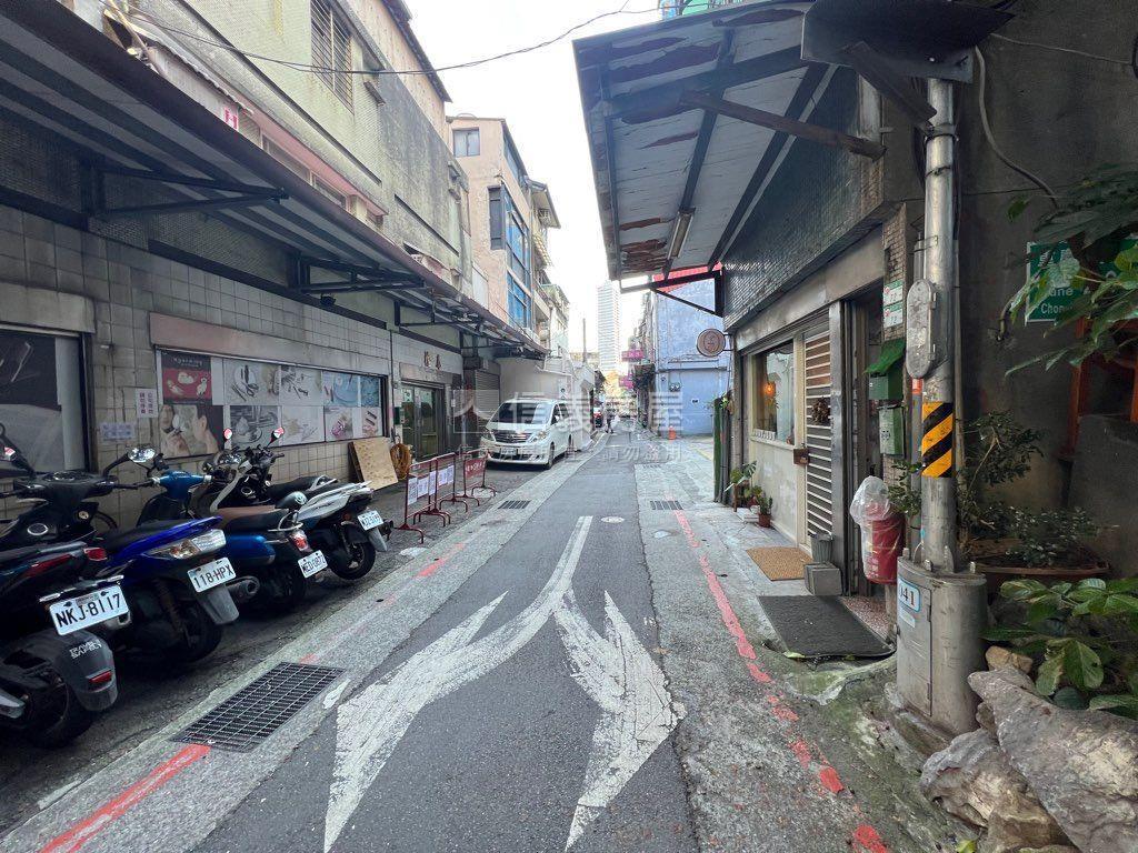 雙子星獨棟公寓房屋室內格局與周邊環境
