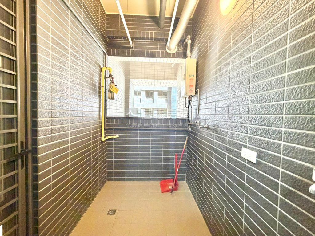 瑞典綠洲兩房平車房屋室內格局與周邊環境