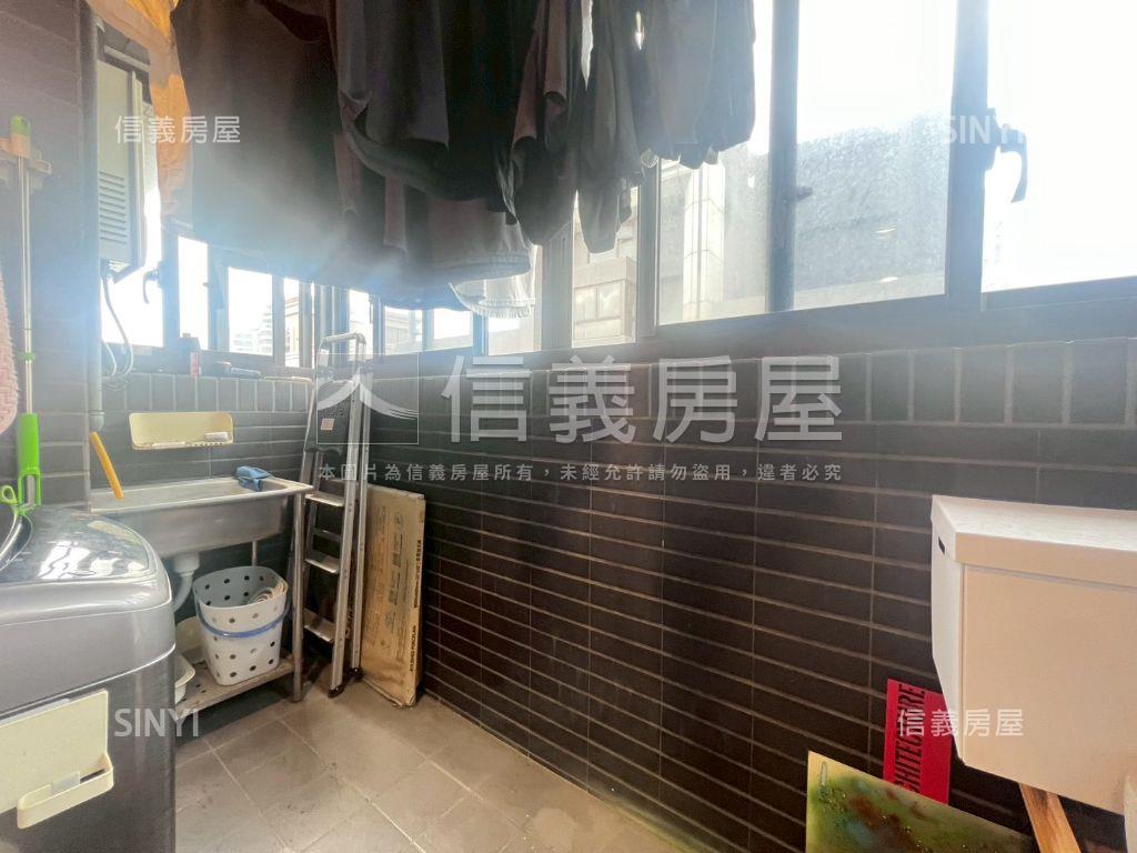 合輝豐鉑高樓層２房車位房屋室內格局與周邊環境