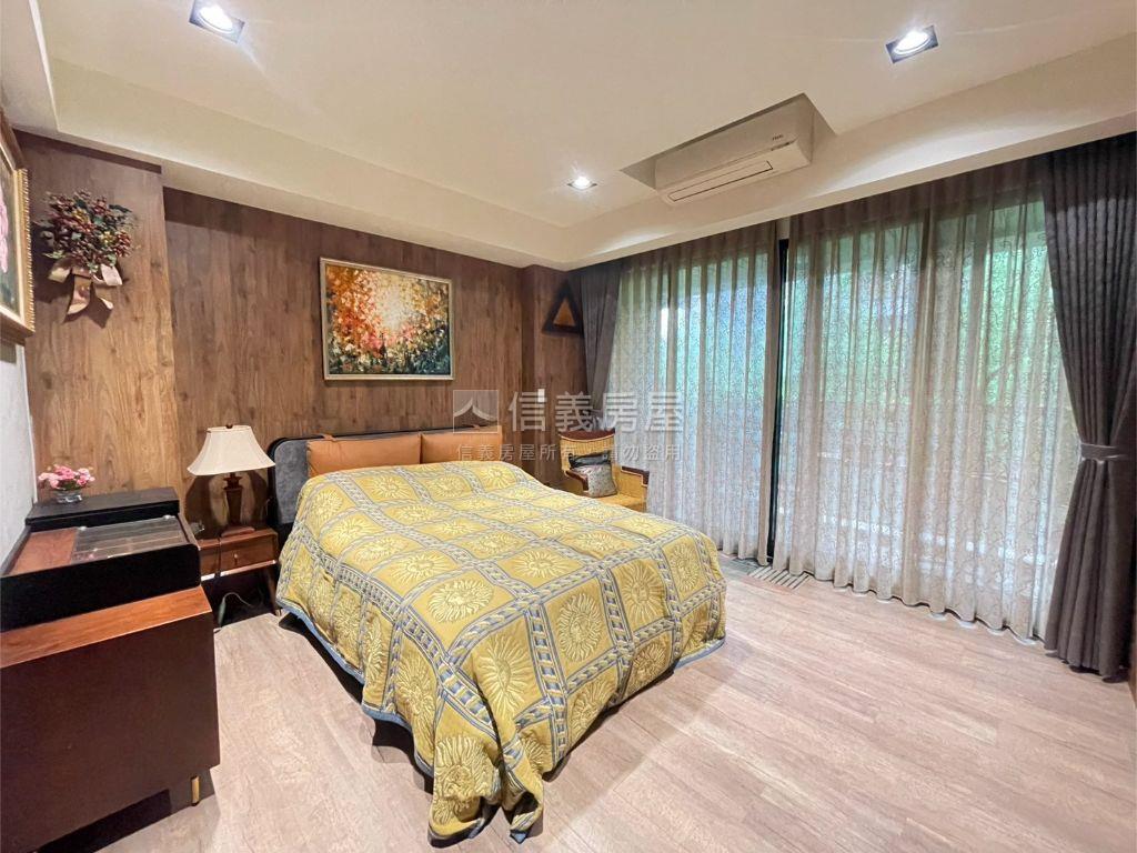 單元二驚喜規劃電梯別墅房屋室內格局與周邊環境