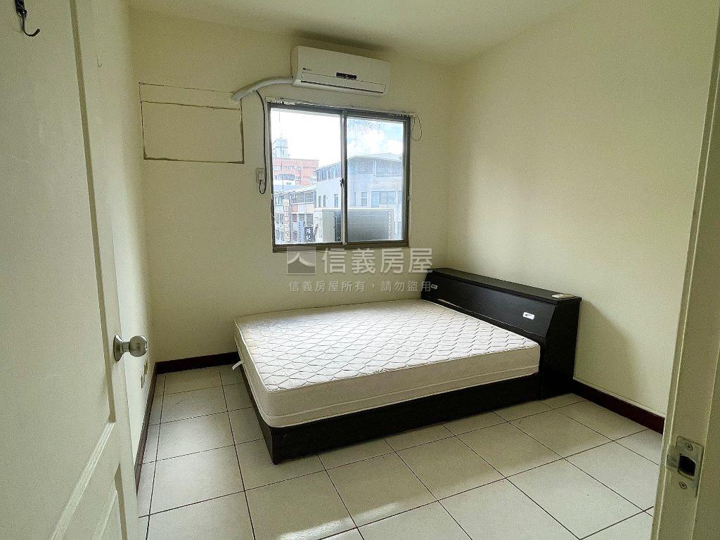 近向上市場三房有車位房屋室內格局與周邊環境