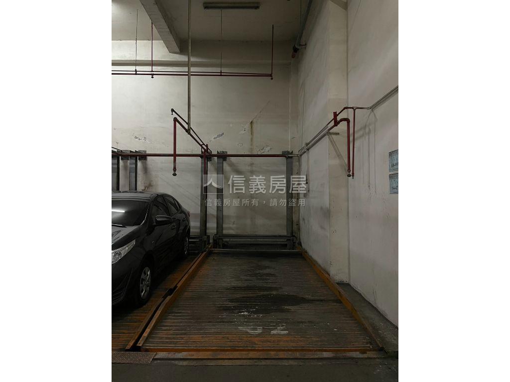 近向上市場三房有車位房屋室內格局與周邊環境