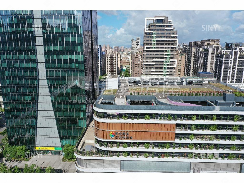 近昌平國小景觀三房車位房屋室內格局與周邊環境