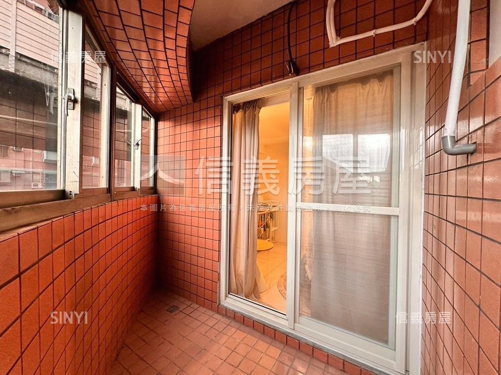 ７４７舒服裝潢美屋房屋室內格局與周邊環境