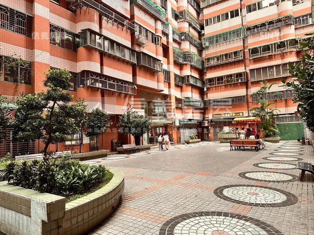 ７４７舒服裝潢美屋房屋室內格局與周邊環境