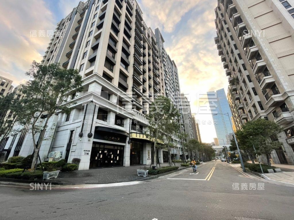 新莊雙捷挑高三角金店面房屋室內格局與周邊環境