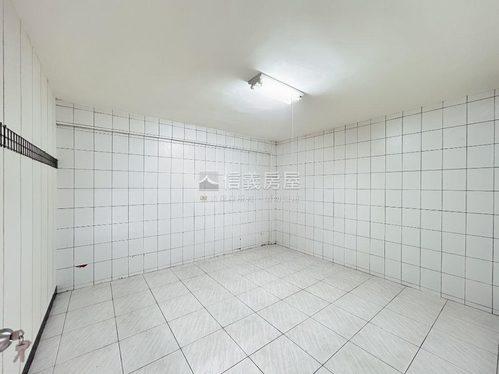 正【五工二路】店辦房屋室內格局與周邊環境