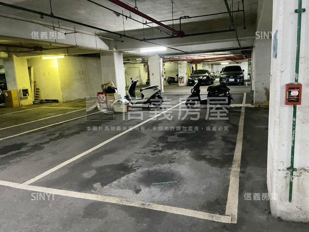 第一特獎３房配車位房屋室內格局與周邊環境