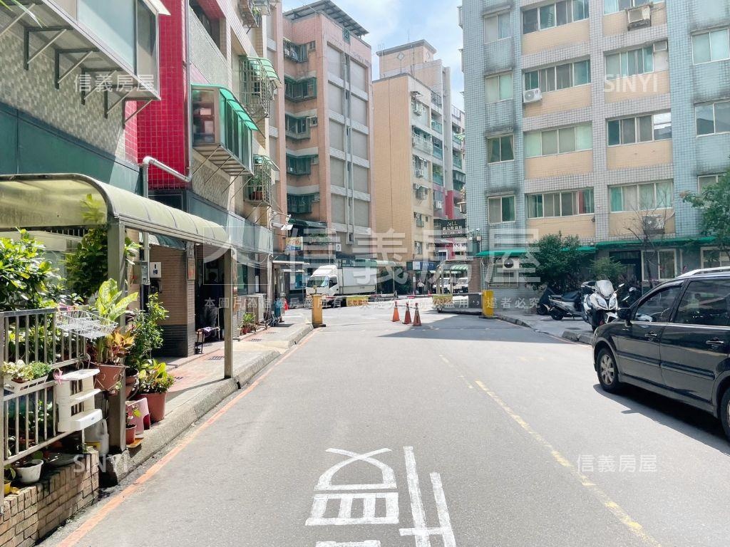 第一特獎３房配車位房屋室內格局與周邊環境