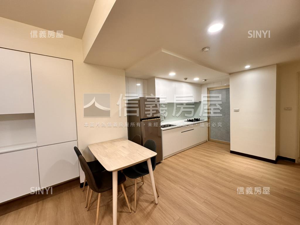 上城設計師新裝潢兩房車位房屋室內格局與周邊環境